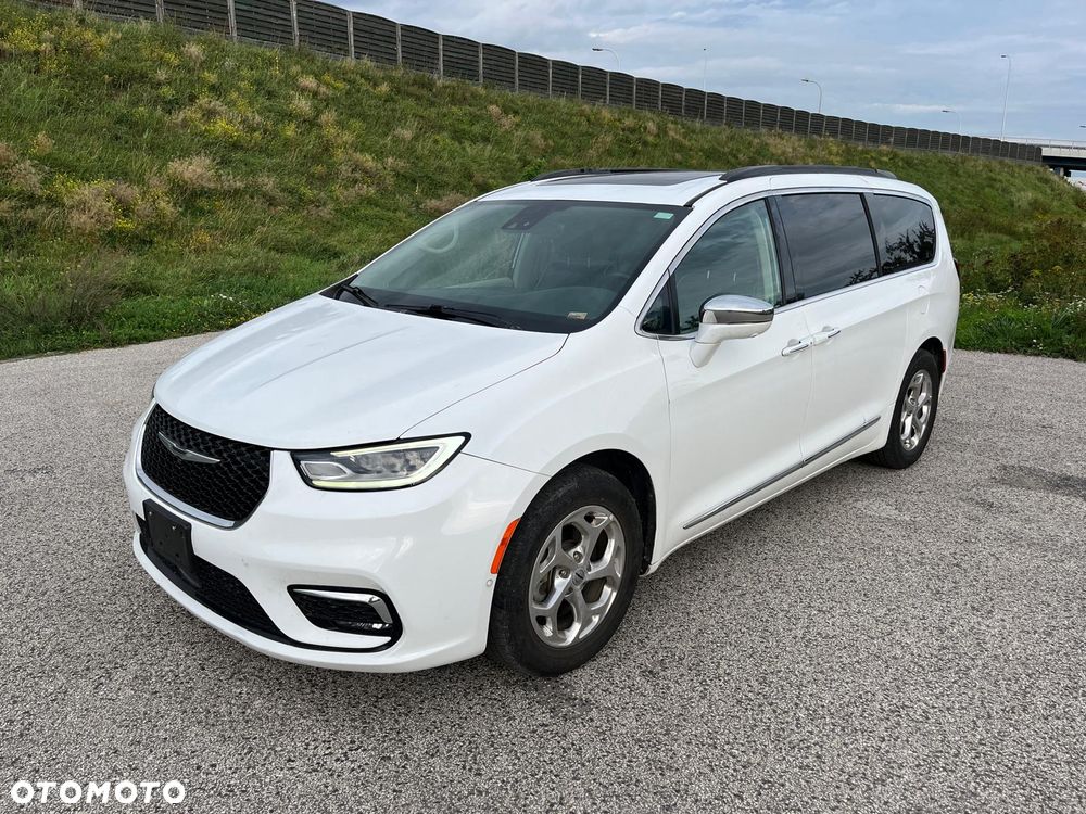 Chrysler Pacifica - 1