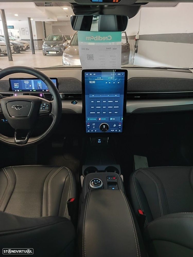 Ford Mustang Mach-E 75.7 kWh Base - 12