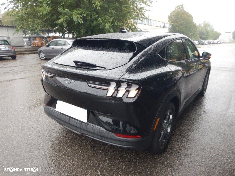 Ford Mustang Mach-E - 3