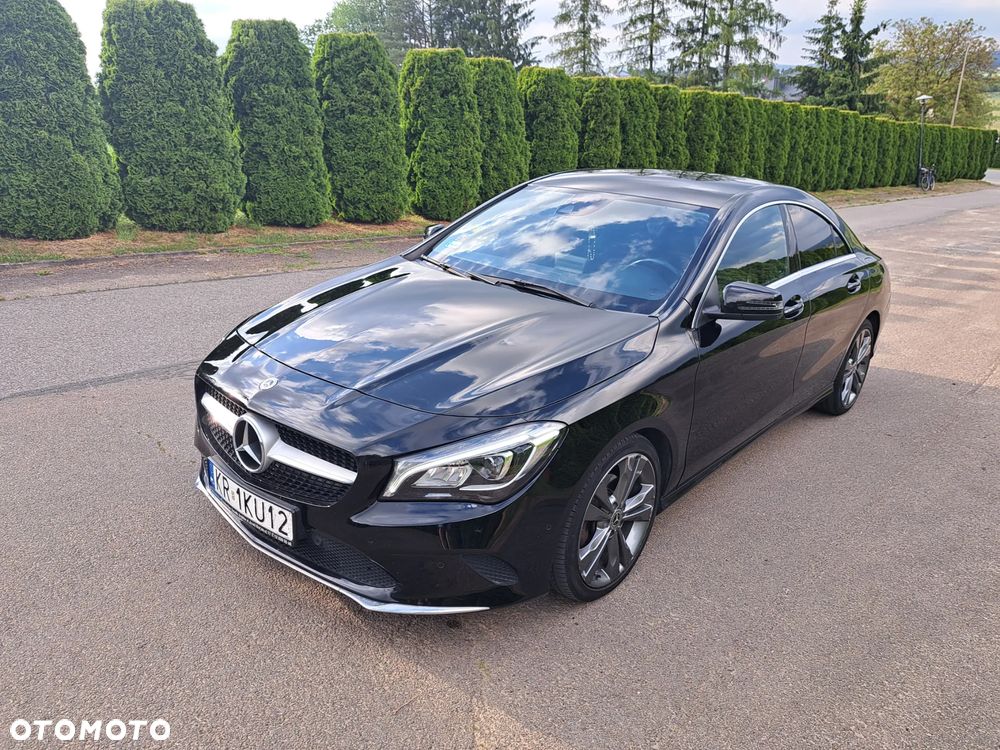 Mercedes-Benz CLA 180 7G-DCT Urban - 3