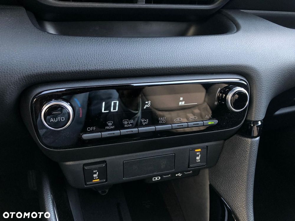 Toyota Yaris Hybrid 1.5 Style - 21