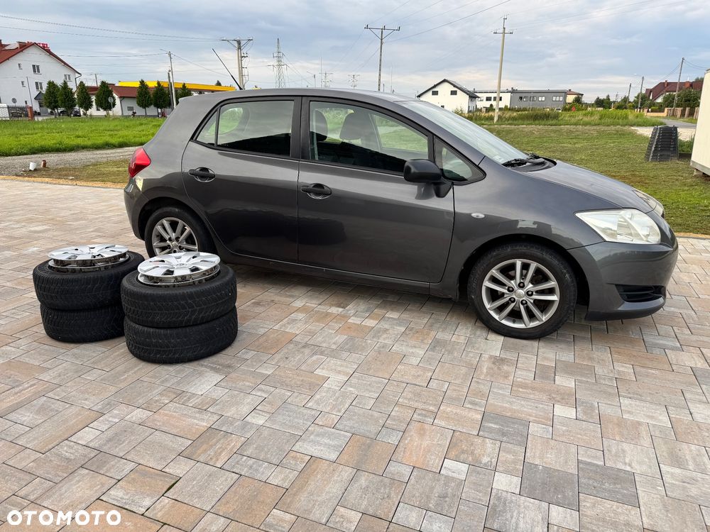 Toyota Auris 1.4 D-4D Luna - 1