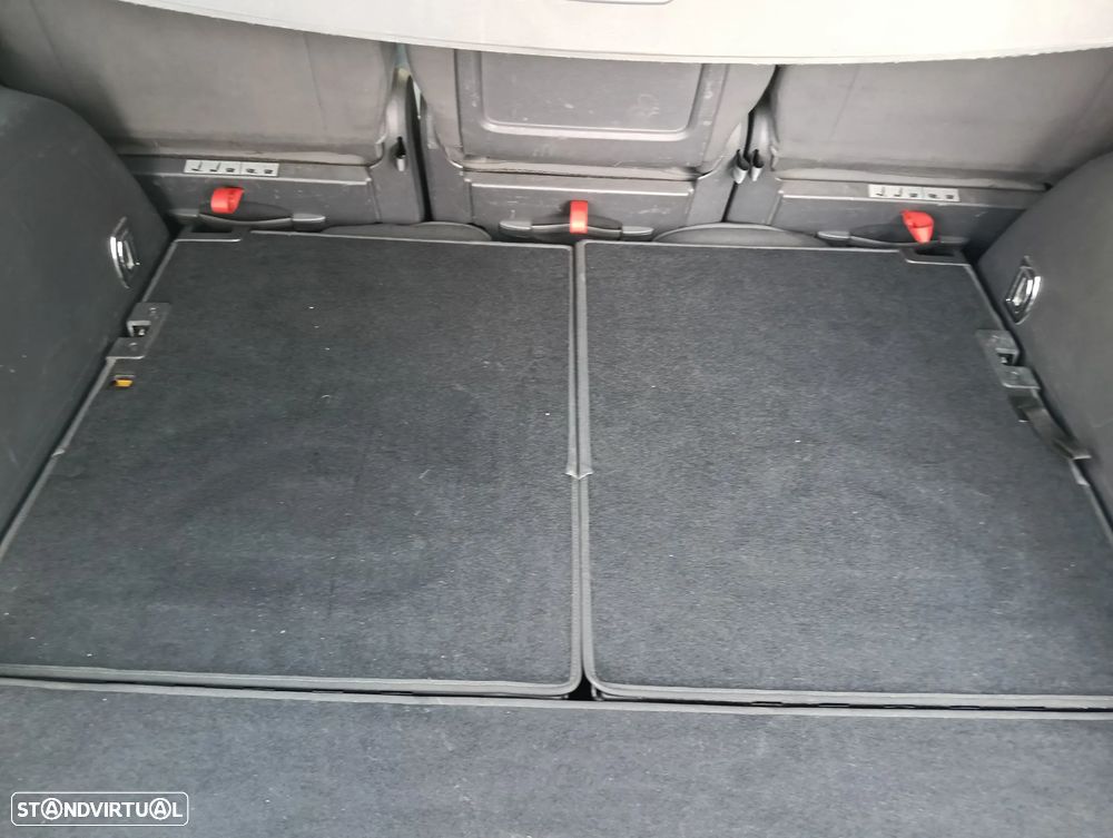 VW Touran 1.9 TDi Highline EC 7L - 17