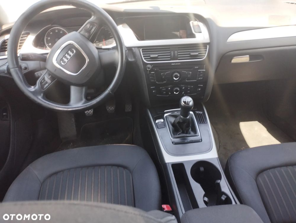 Audi A4 Limousine - 6