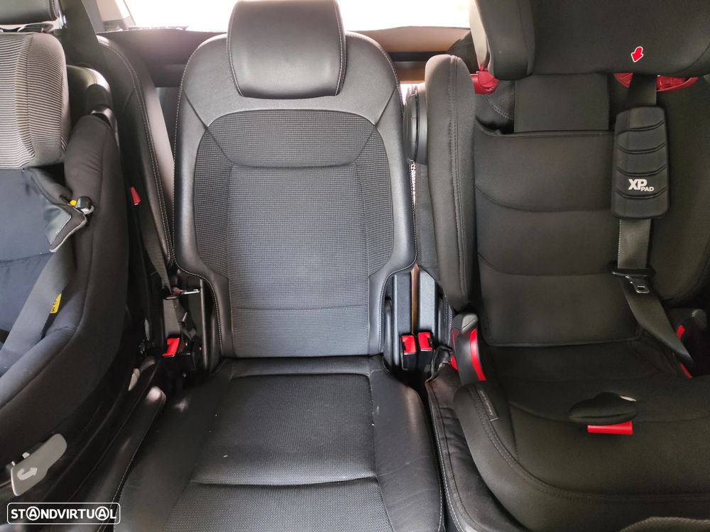 Ford S-Max 2.0 TDCi Titanium 7L - 9