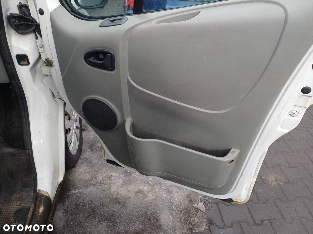 DRZWI KOMPLETNE PRAWY PRZÓD RENAULT TRAFIC II 0D31 - 4