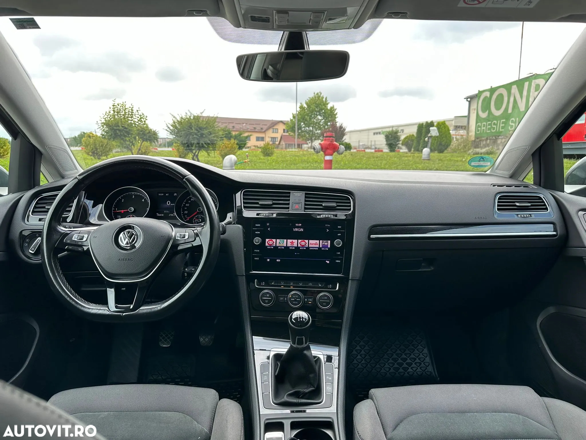 Volkswagen Golf 2.0 TDI Highline - 14