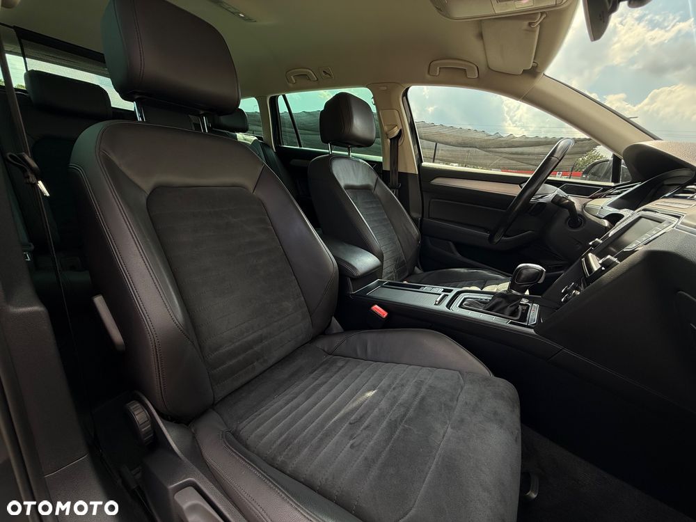 Volkswagen Passat 2.0 TDI SCR 4Motion DDG Highline - 30