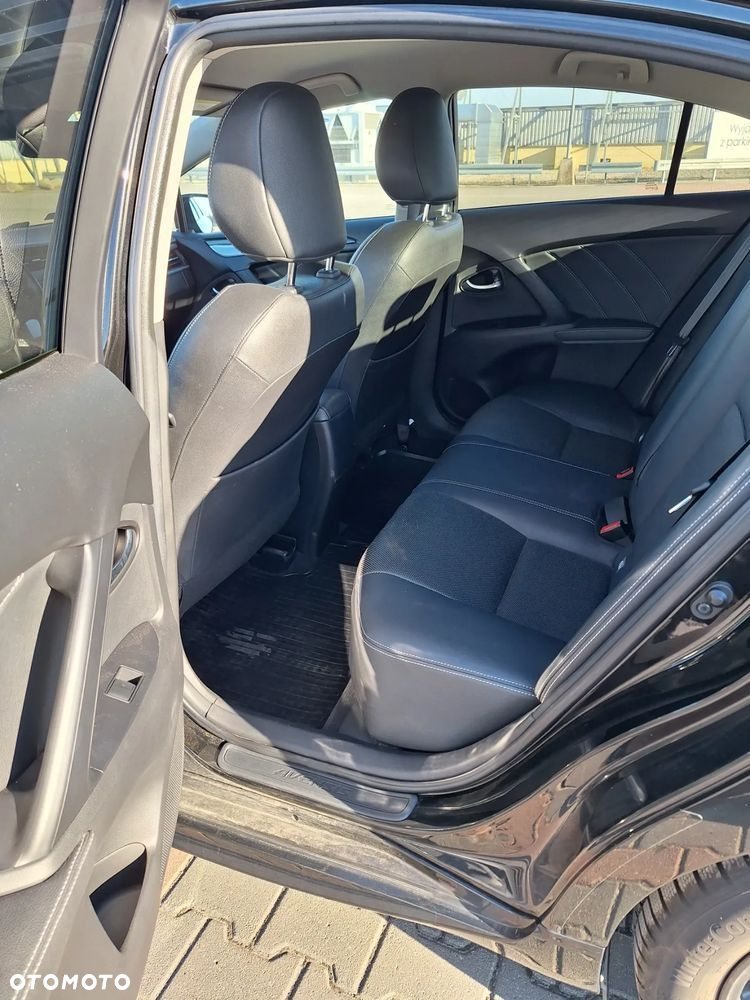 Toyota Avensis 2.0 D-4D Prestige - 11