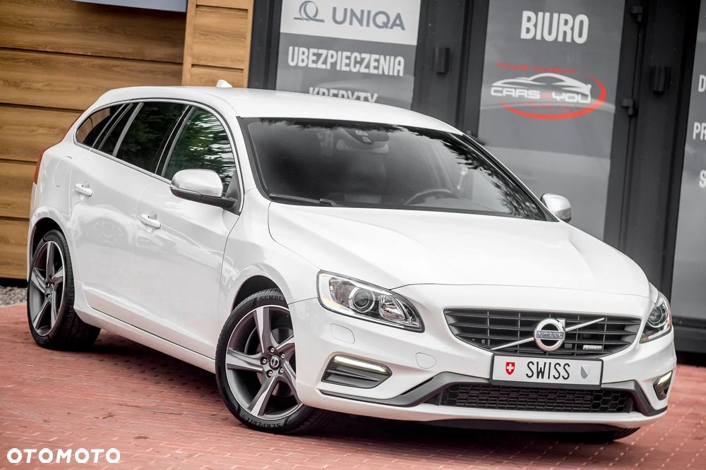 Volvo V60 D4 Drive-E R-Design Momentum - 1