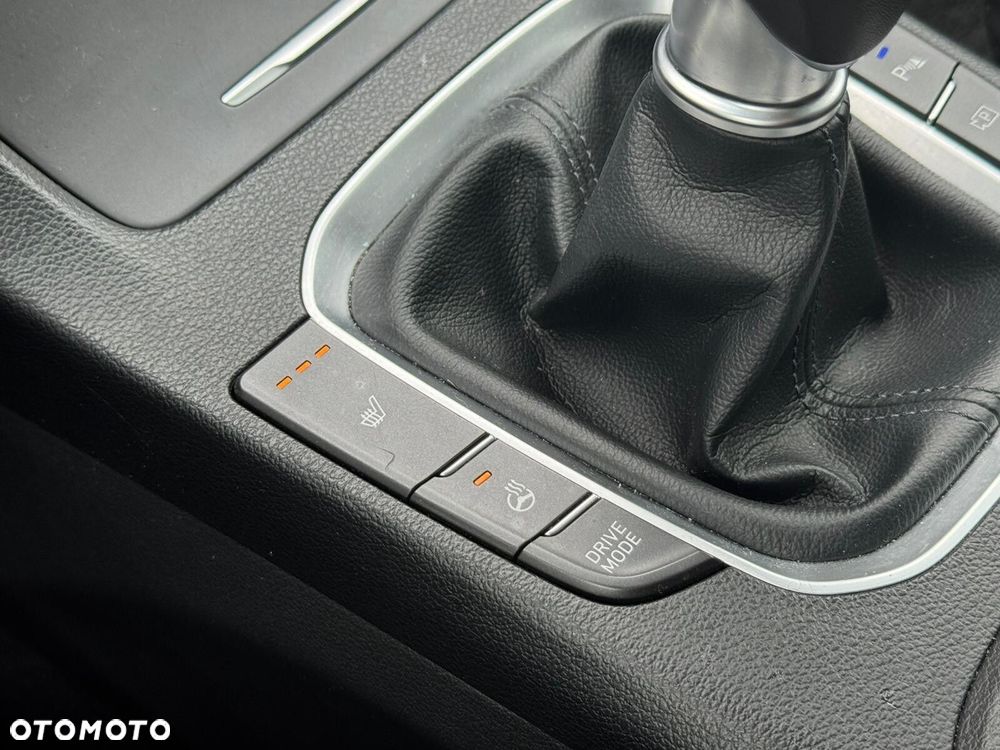 Hyundai i30 1.5 T-GDI 48V Executive - 18