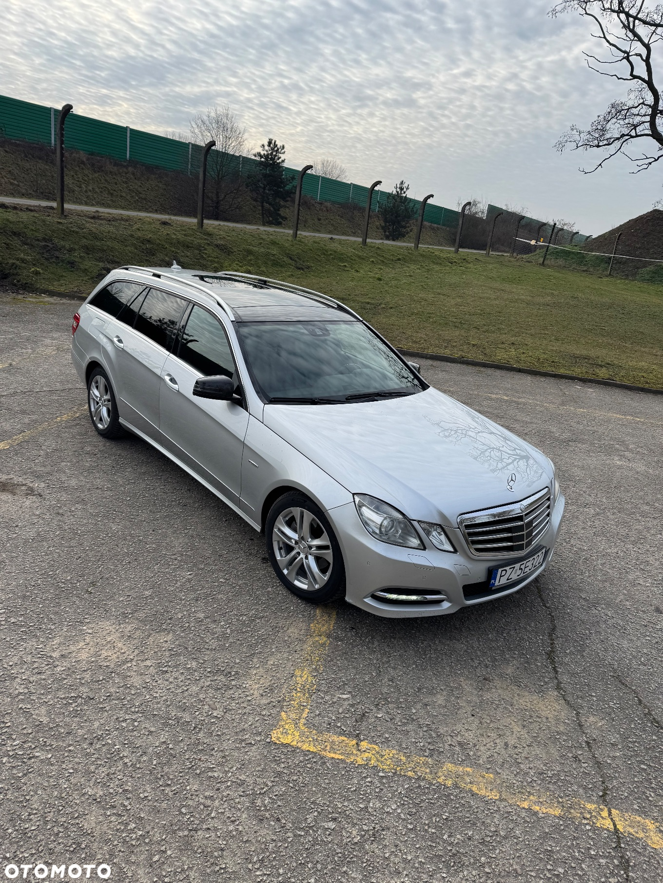 Mercedes-Benz Klasa E 200 T CDI DPF BlueEFFICIENCY Automatik Avantgarde - 30