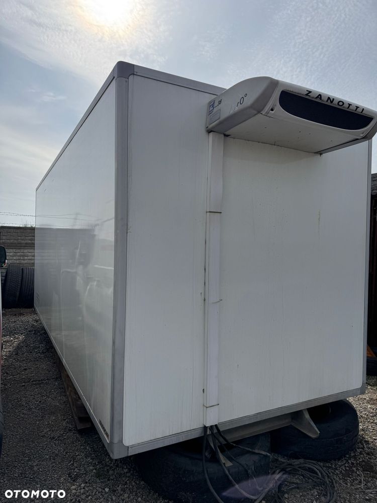 Iveco Daily 50C15 do 3,5t Izoterma Chłodnia 12palet 5.6 dł - 4