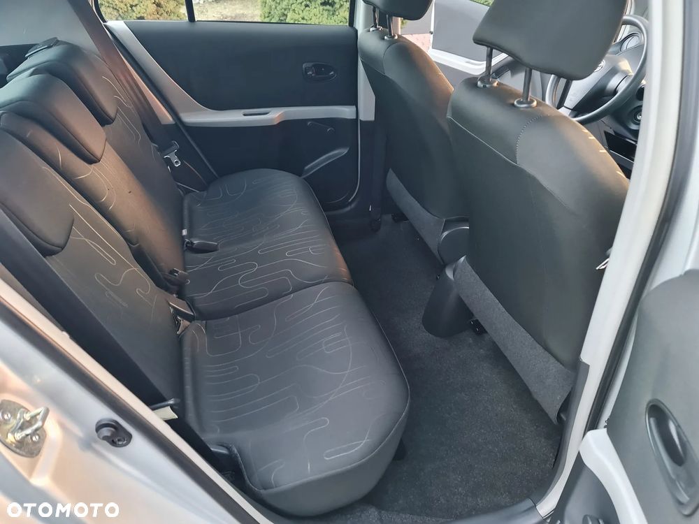 Toyota Yaris - 15