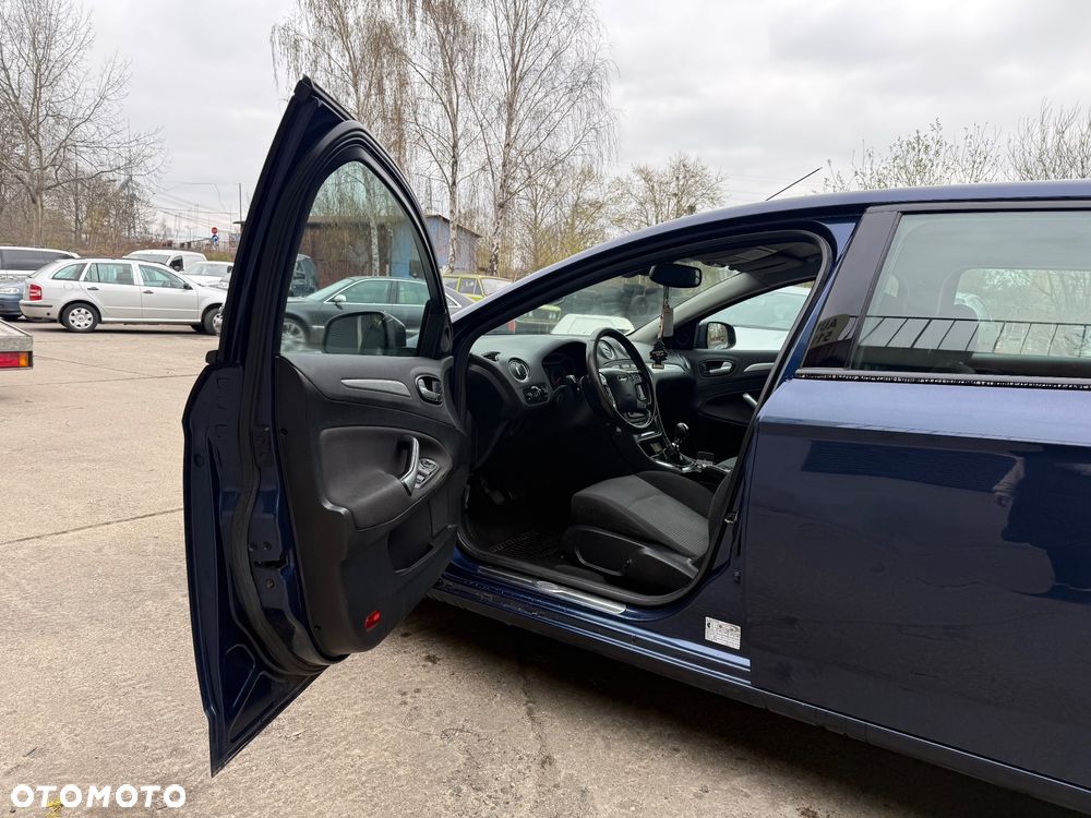 Ford Mondeo 2.0 TDCi Ghia - 5