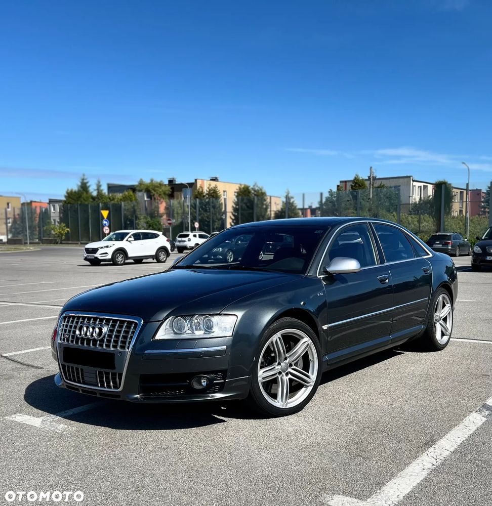 Audi S8 5.2 FSI Quattro - 1