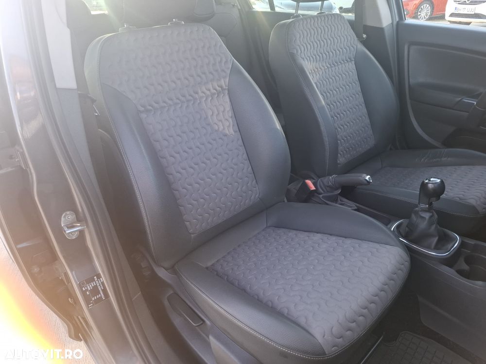 Opel Corsa 1.4 16V Innovation - 10