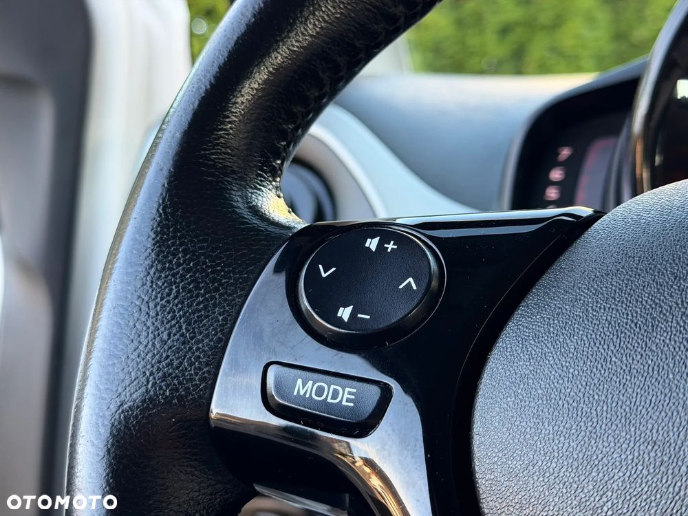Toyota Aygo x-clusiv - 37