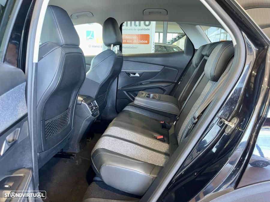 Peugeot 3008 1.2 PureTech Allure Pack - 27