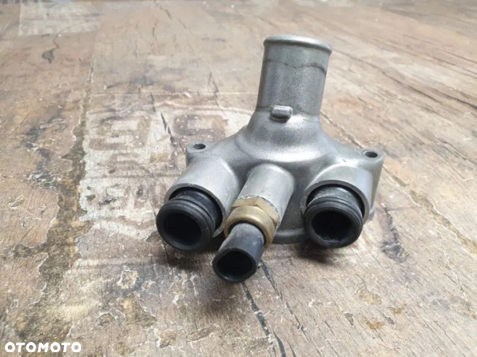 Termostat obudowa Harley Davidson V-Rod - 2
