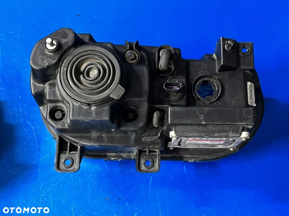 LAMPY BI XENON DODGE CHALLENGER KOMPLETNE BDB - 14