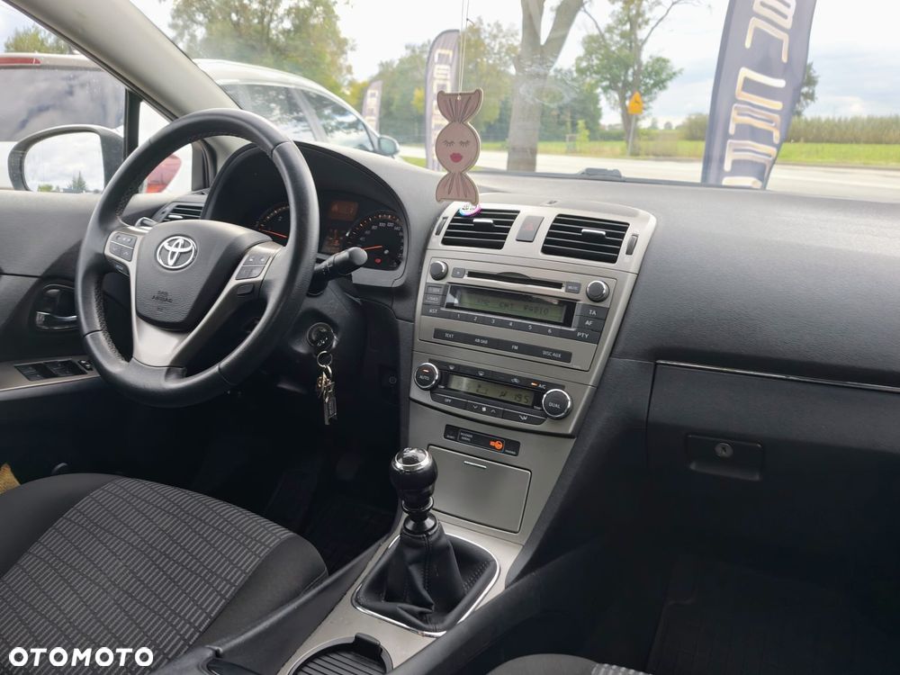 Toyota Avensis - 26