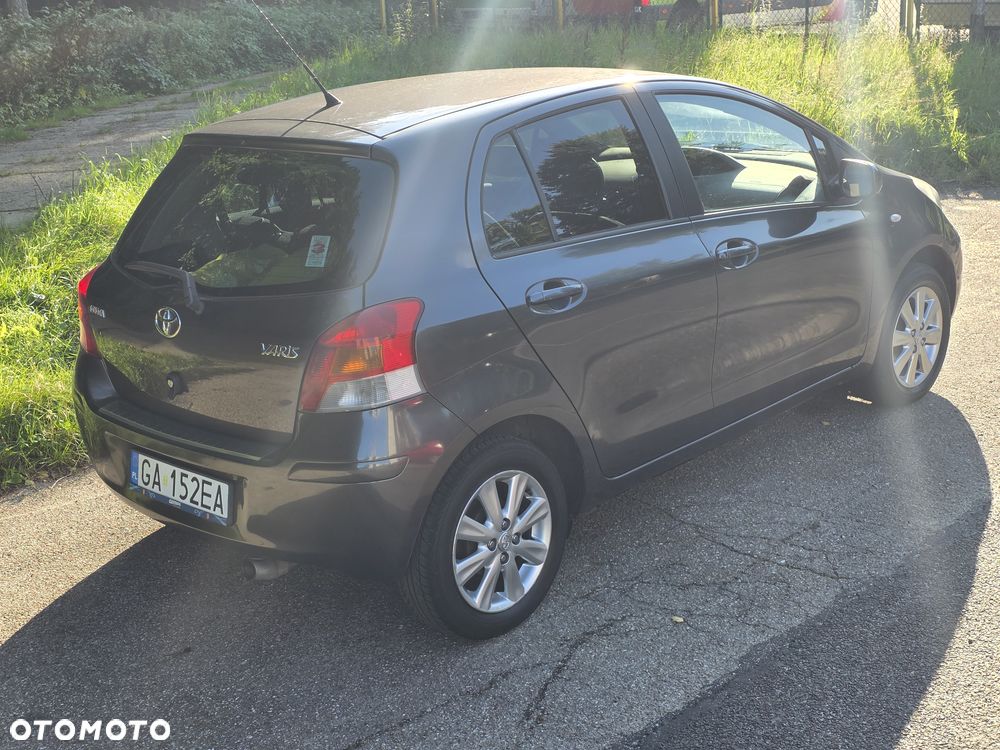 Toyota Yaris 1.33 VVT-i Executive - 5