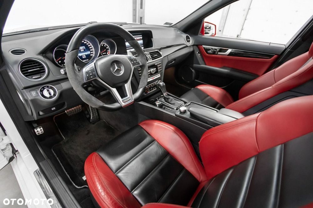 Mercedes-Benz Klasa C 63 AMG 7G-TRONIC Performance Plus SPORT EDITION - 24