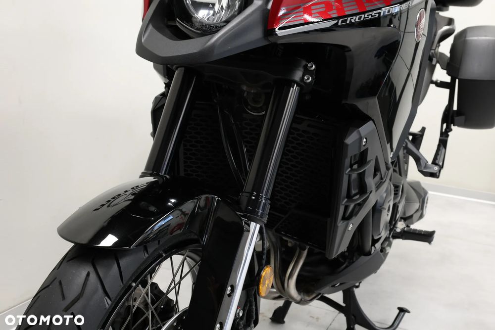 Honda VFR - 25