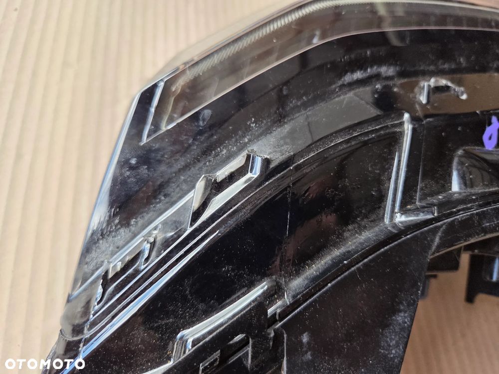 Led DRL halogen prawy przedni peugeot 308 P5 T10 - 18