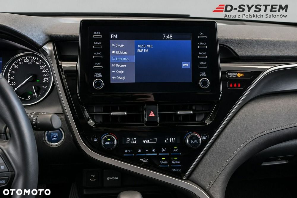 Toyota Camry - 10