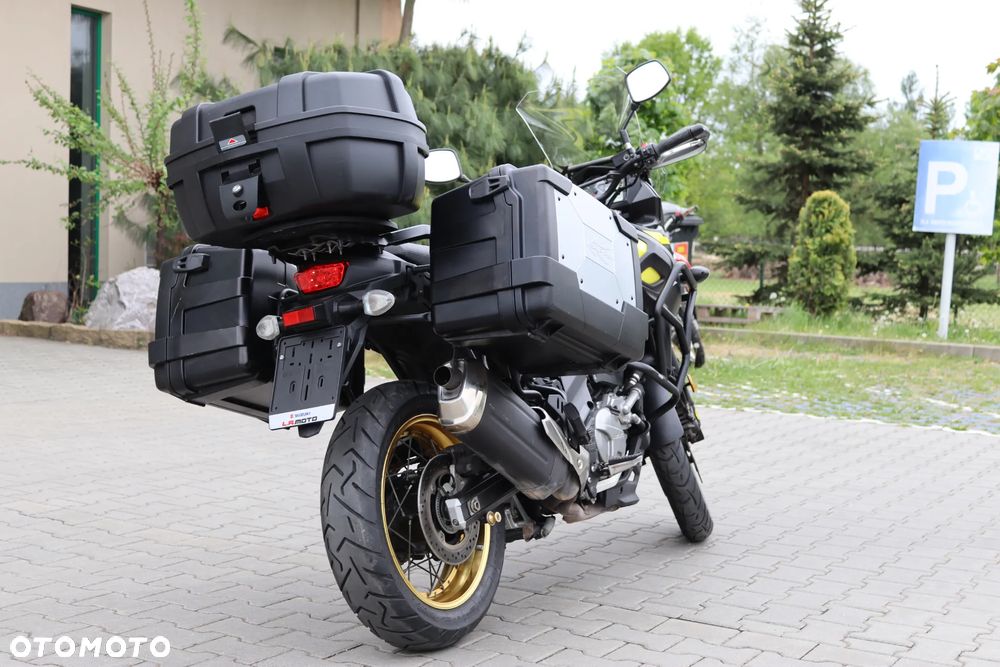 Suzuki V-STROM - 8