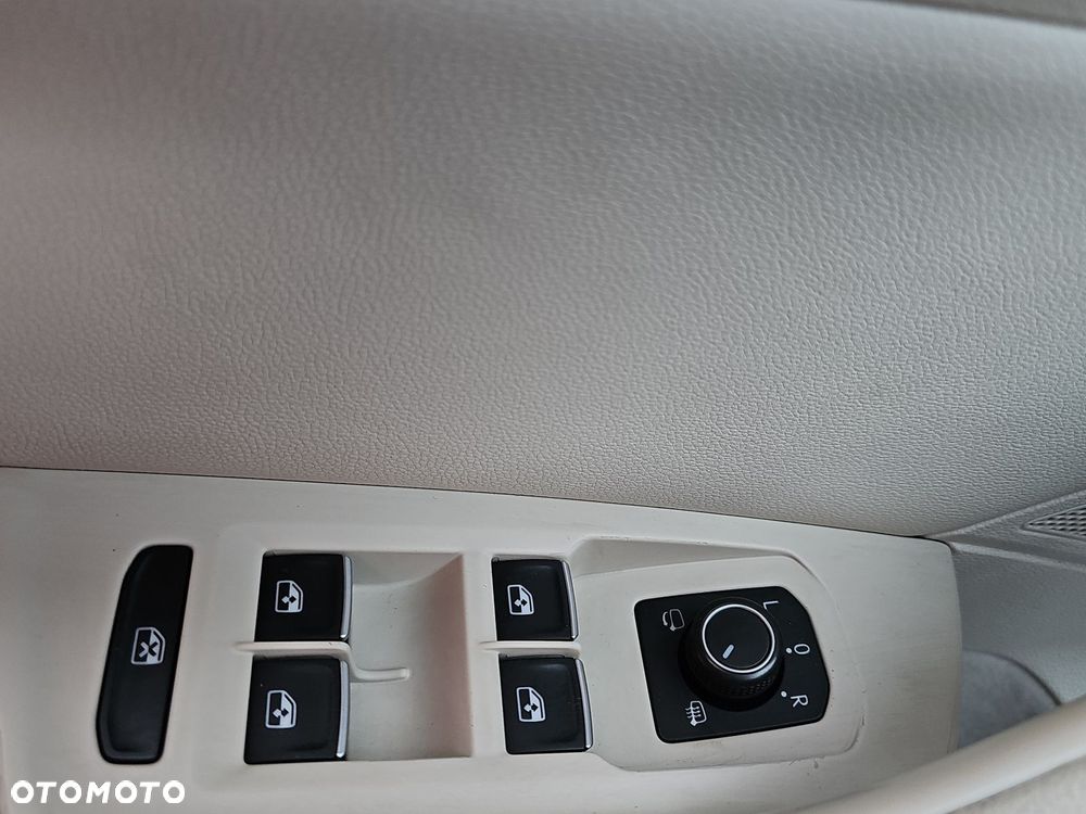 Volkswagen Passat 2.0 TDI BMT Highline - 41