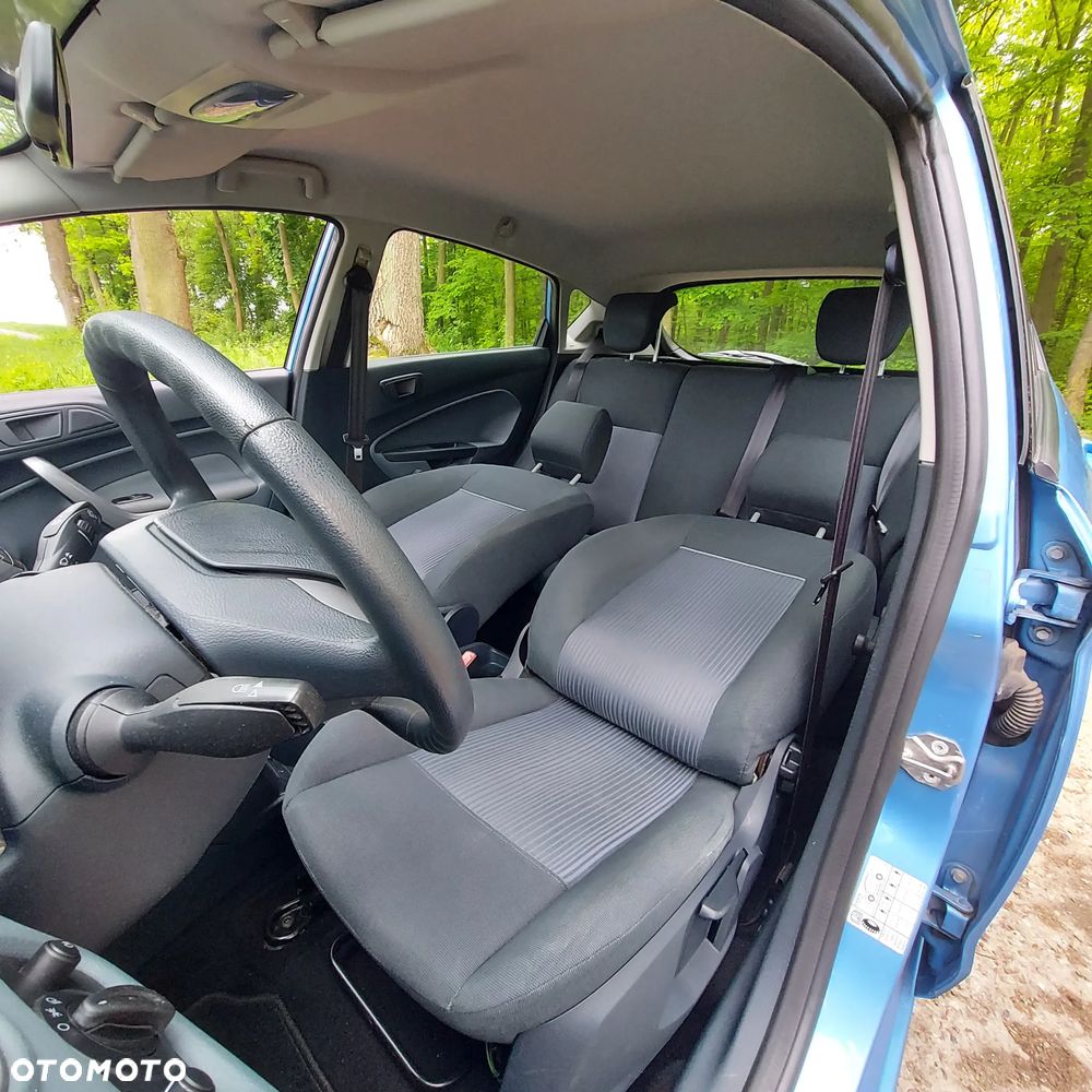 Ford Fiesta 1.25 Ambiente - 22
