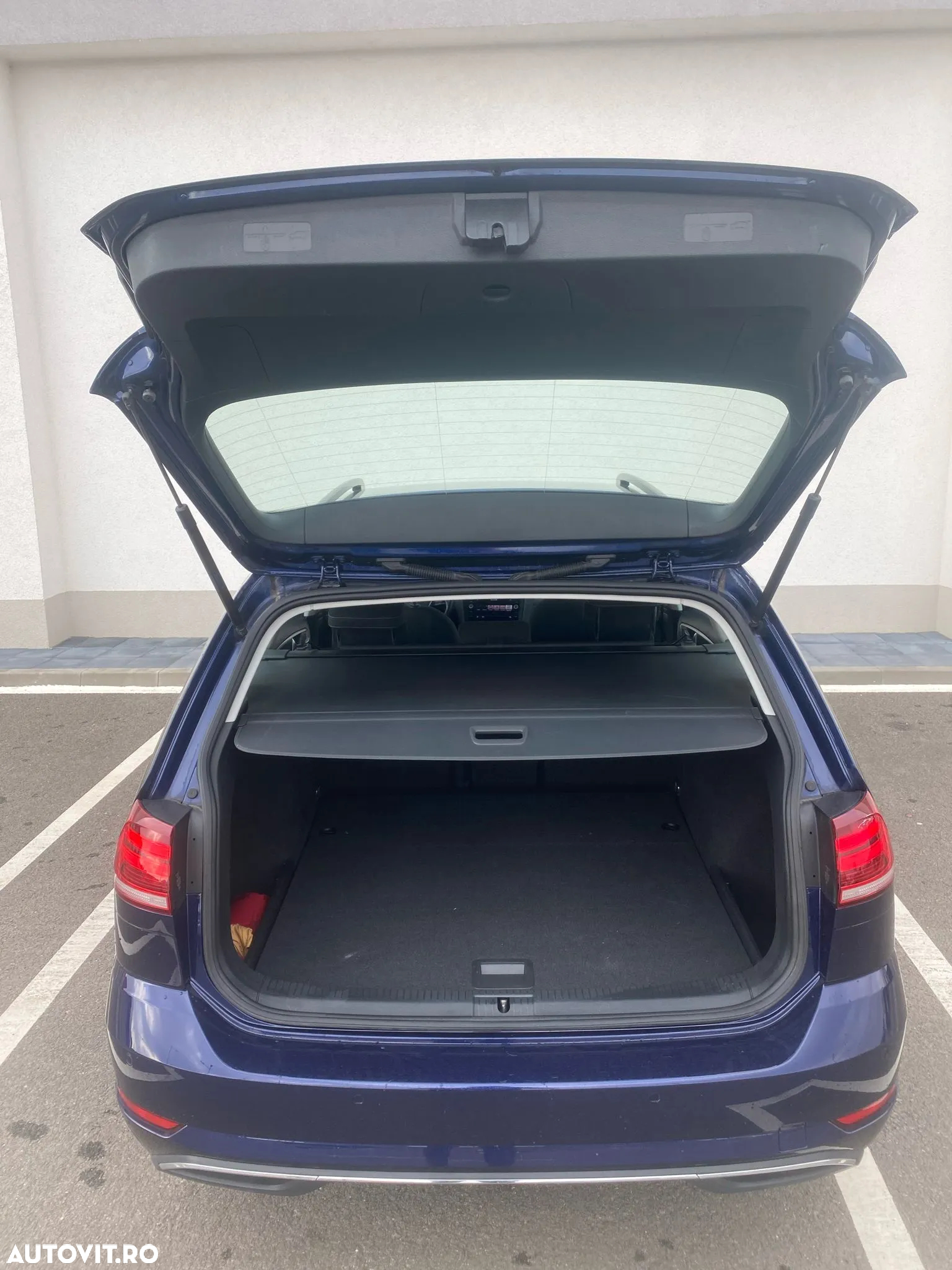 Volkswagen Golf 2.0 TDI SCR DSG Comfortline - 8