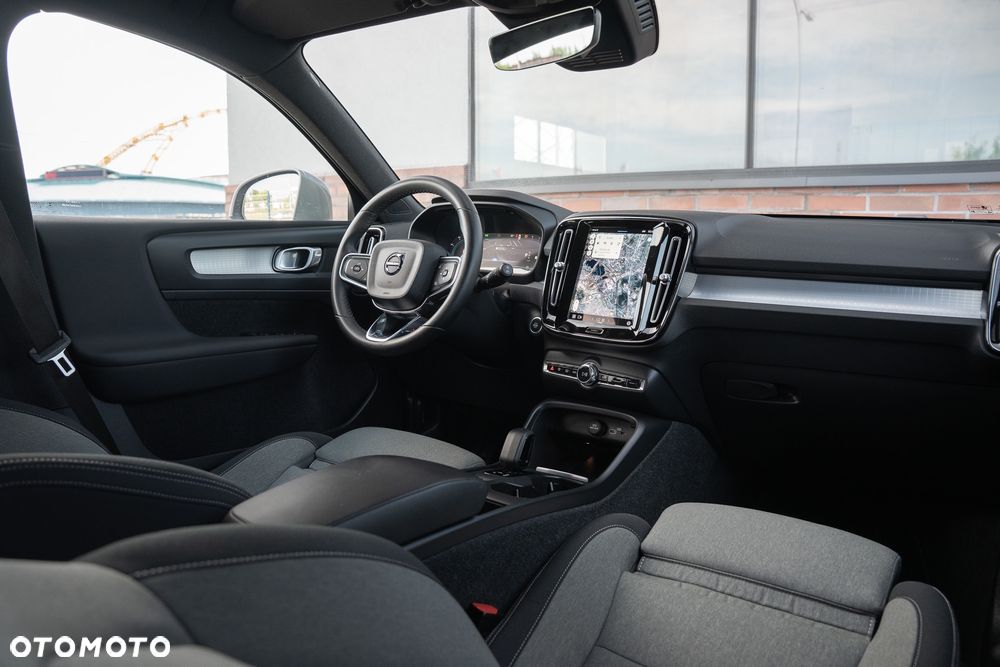 Volvo XC 40 B3 Plus Bright - 25