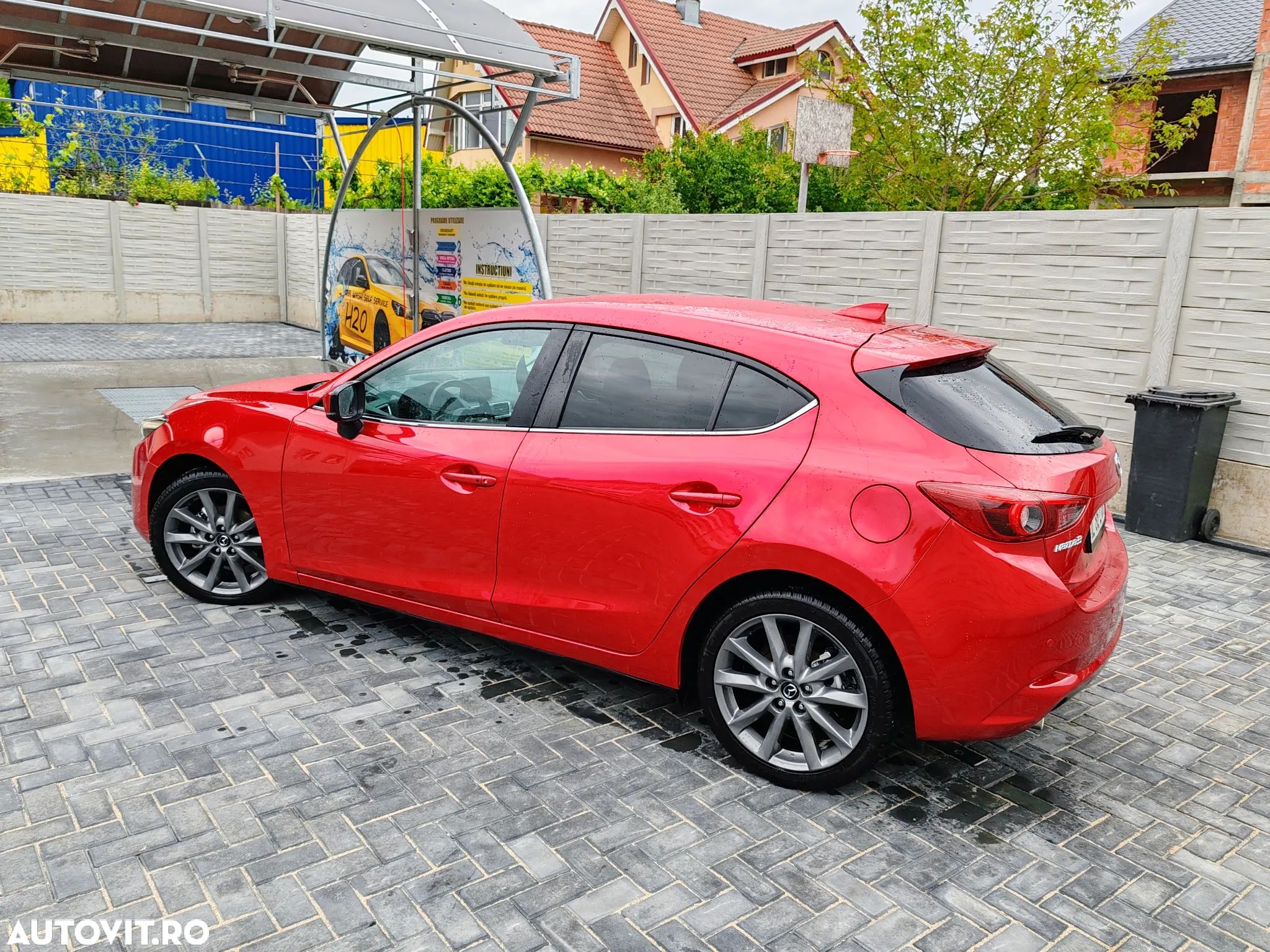Mazda 3 G120 AT Revolution - 1