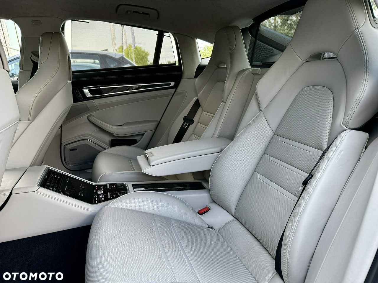Porsche Panamera - 11
