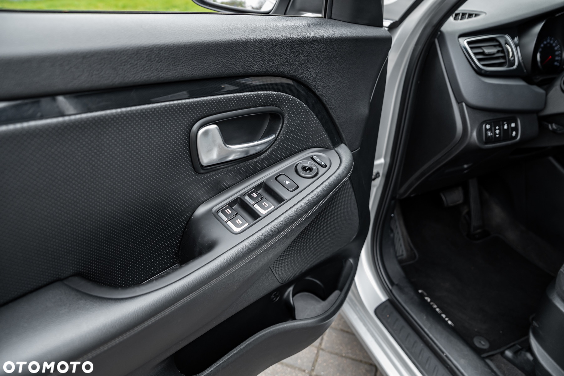 Kia Carens 1.7 CRDi L - 21