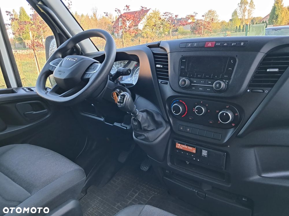Iveco Daily 72C180 Kontener + Winda 1 Tona Salon Polska - 20