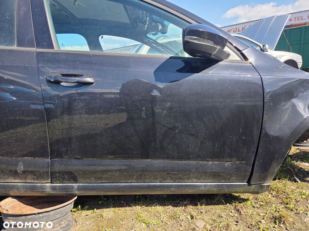 Drzwi Prawe Przód CZARNE [Tu wpisz model, np. Skoda Octavia II] 2005r. - 2