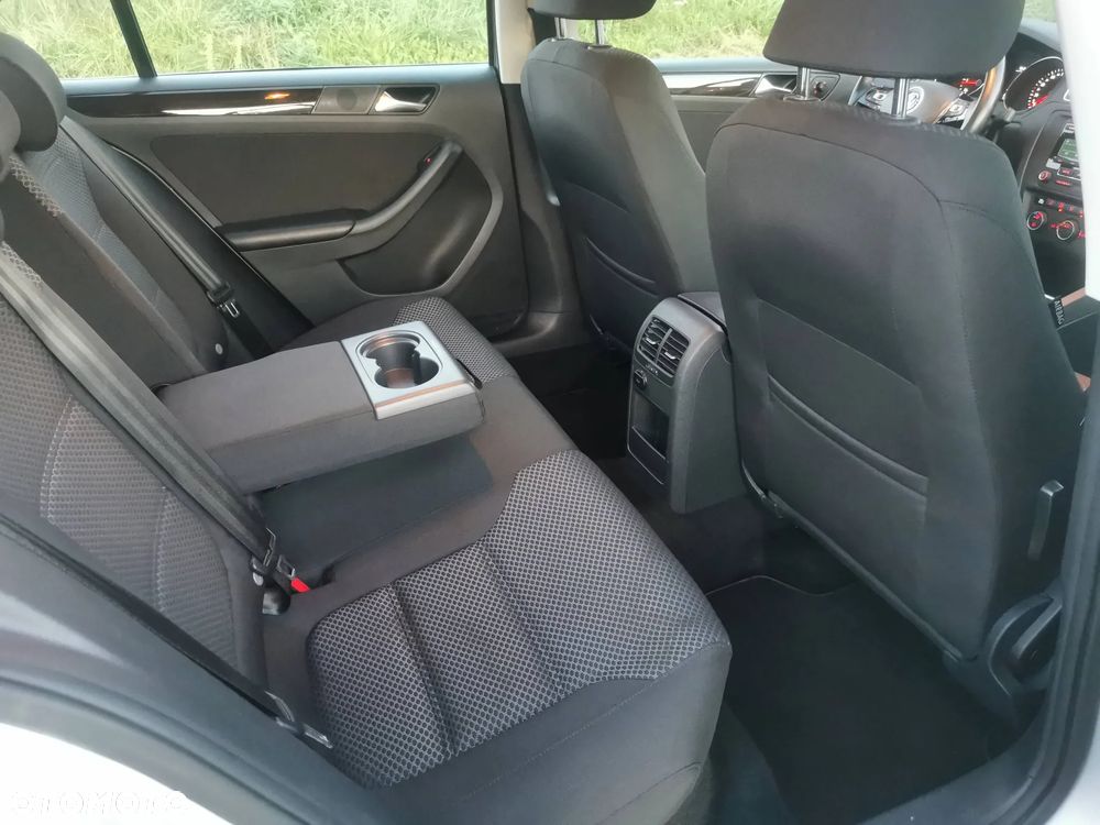 Volkswagen Jetta 2.0 TDI BlueMotion Technologie - 12