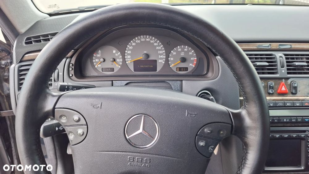 Mercedes-Benz Klasa E 430 T Avantgarde - 37