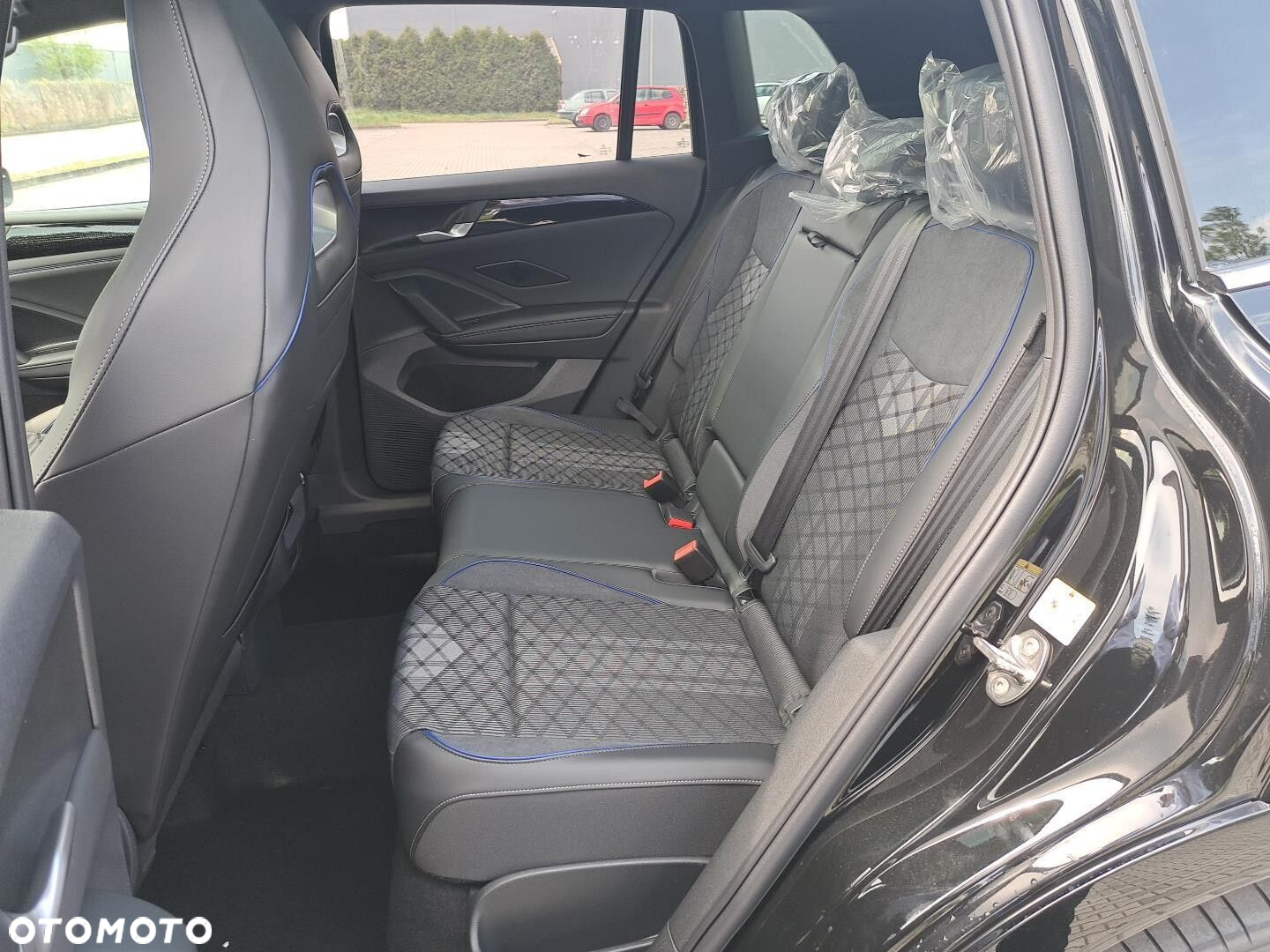 Volkswagen Tiguan - 16