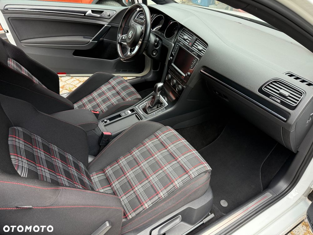 Volkswagen Golf GTI Performance BlueMotion Technology DSG - 14