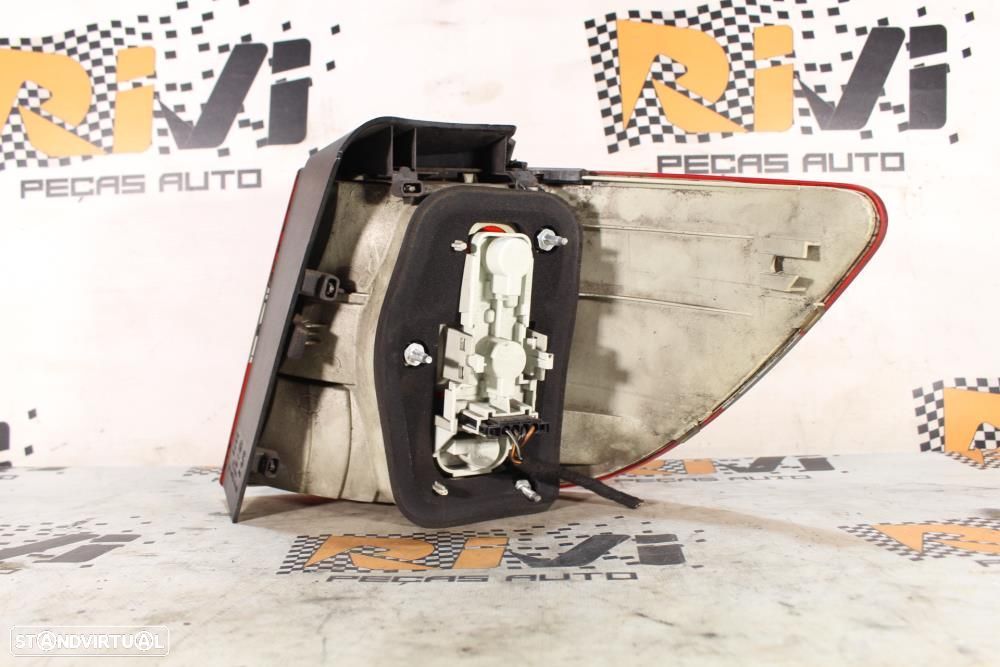 Farolim Esquerdo Mercedes-Benz B-Class (W245)  A16982025064 / Chassi C - 5