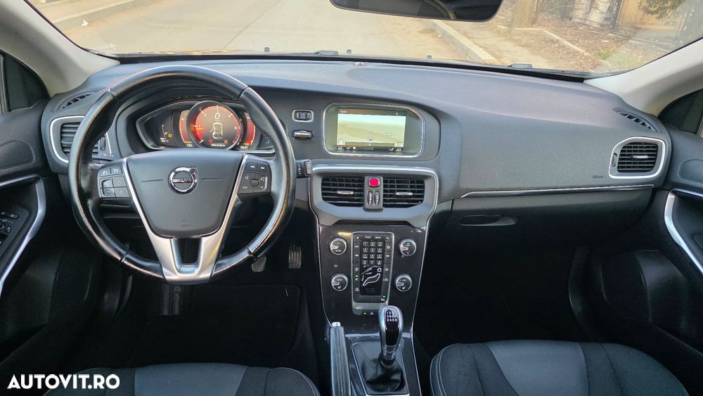 Volvo V40 D2 Kinetic - 12