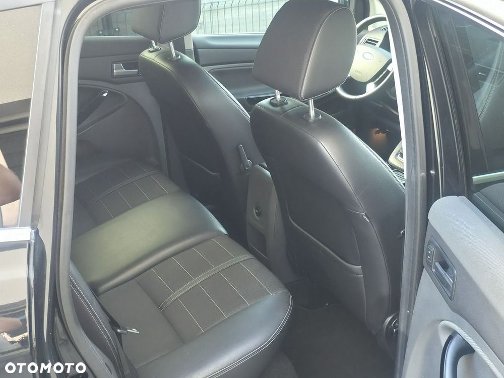 Ford Kuga - 9