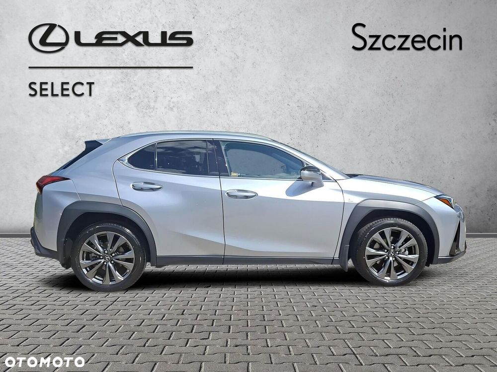 Lexus UX 300h F Sport Design - 6