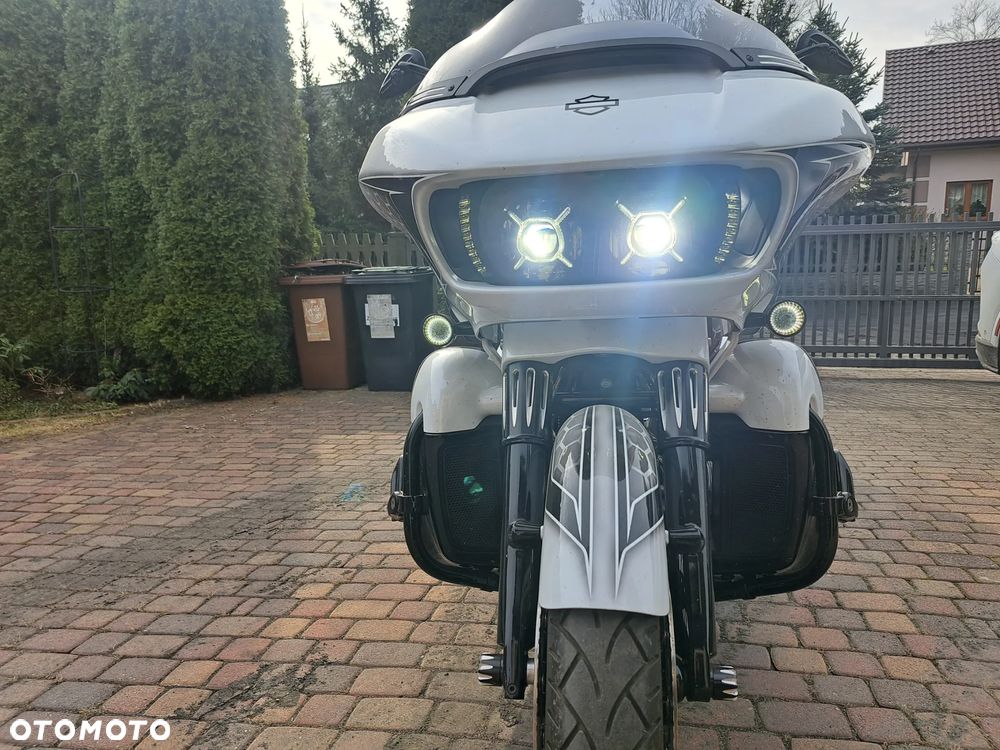 Harley-Davidson Touring Road Glide - 12
